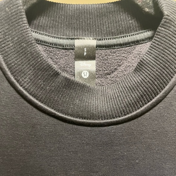 Disney x lululemon *Fleece Oversized pullover size Small - Picture 4 of 6